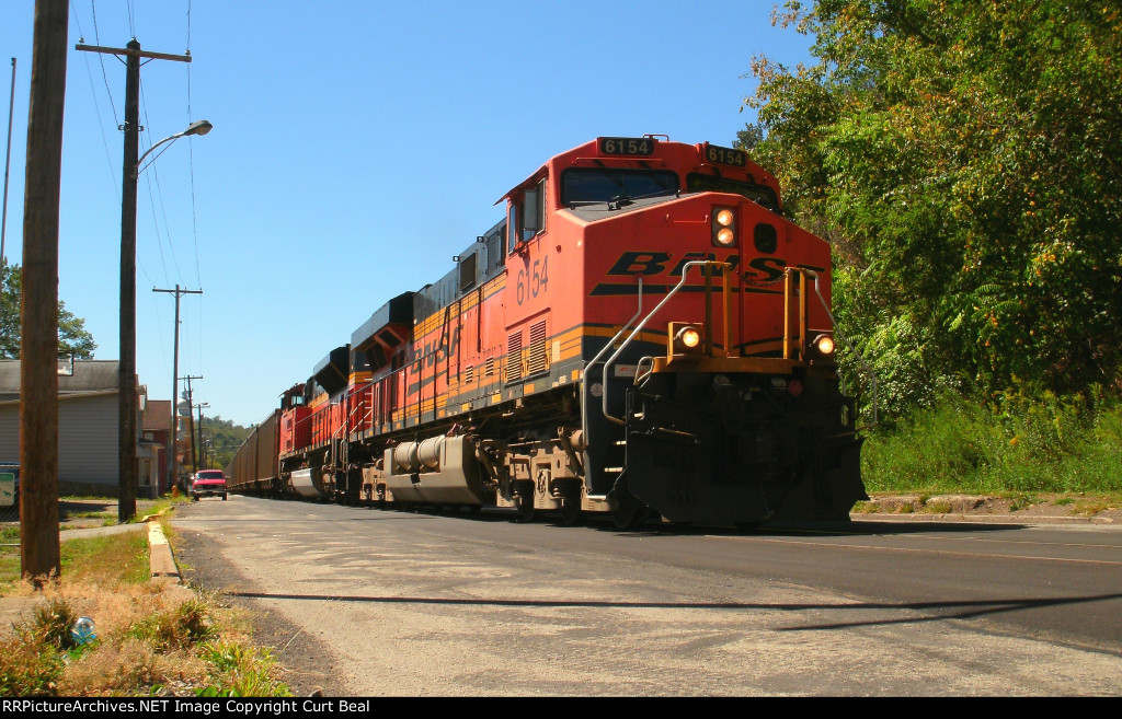 BNSF 6154 streetrunning